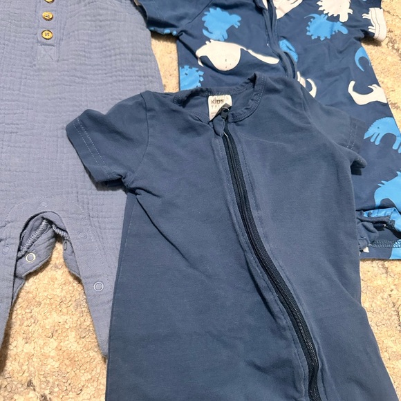 Baby boy onesies ✨💙 - Picture 2 of 3